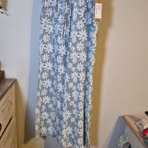 NWT Elegant Floral Straight Leg Pants